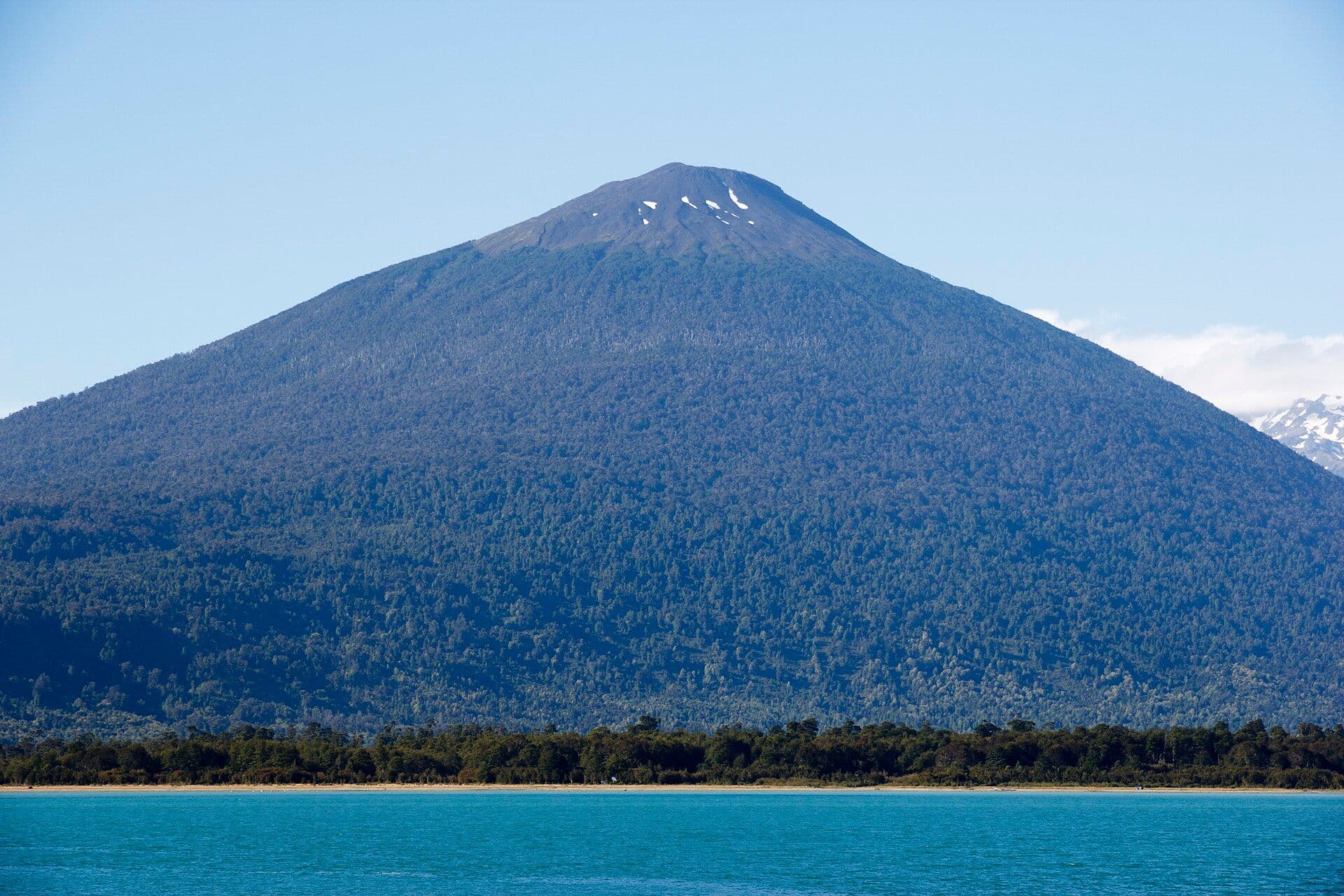 Qué hacer en Hornopirén: parque, termas y fiordos